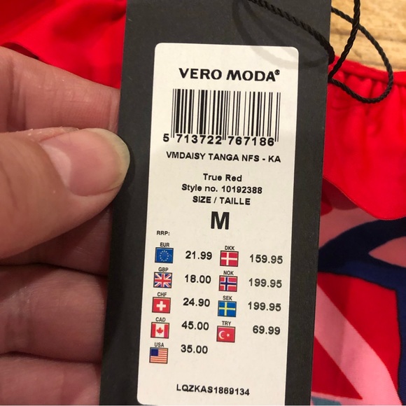 Vero Moda NWT Daisy bikini.  Large Top.  Medium Tanga bottom - Picture 7 of 15